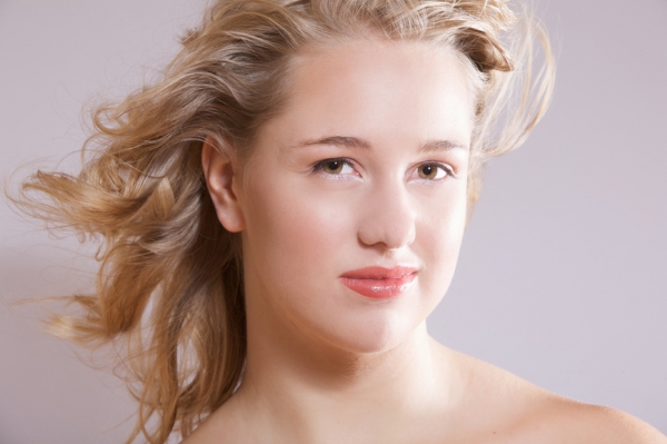 Средства для молодой кожи: какие косметические средства пригодятся девушке 25 лет
