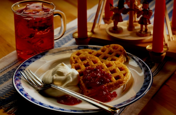 Готовим романтический завтрак 14 февраля. Рецепт вкусных вафель с сиропом