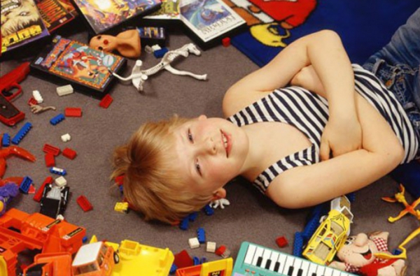 У ребенка много игрушек, как убрать хаос в детской