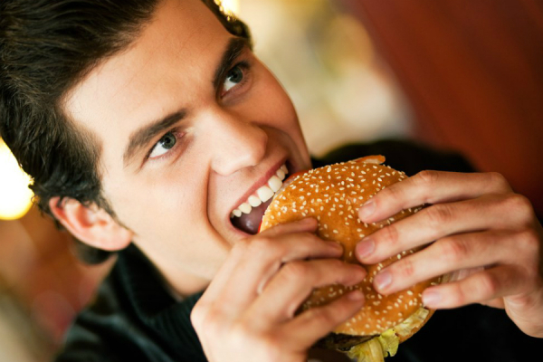 Жирная пища нарушает работу мозга!
